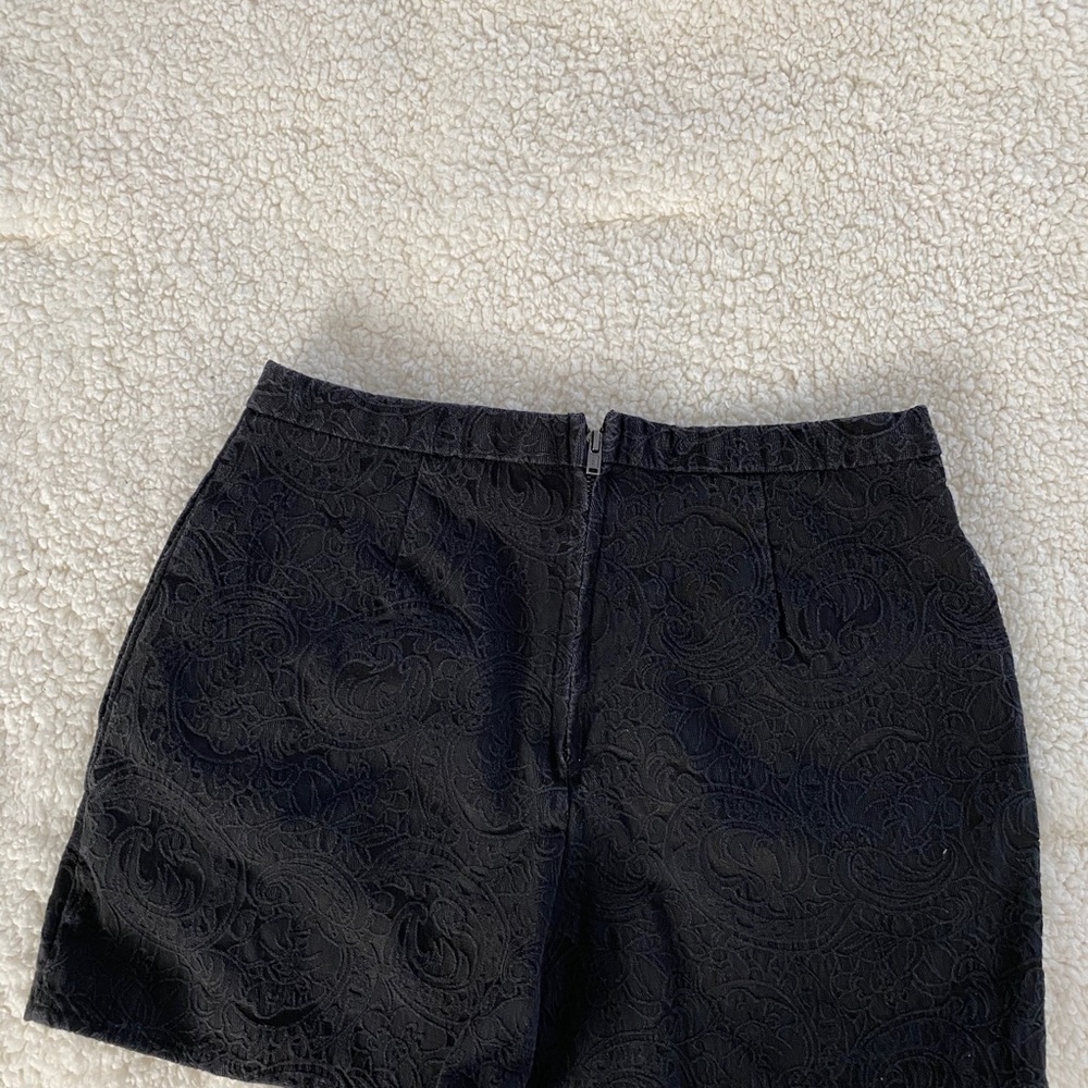 Patterned Short - Picture 2 of 2